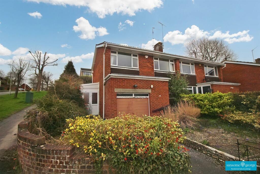 3 bedroom semidetached house for sale in Ullswater Drive, Tilehurst