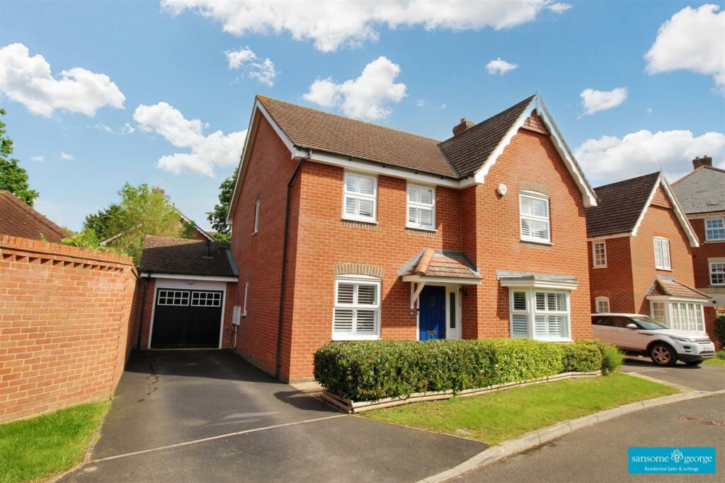 4 bedroom detached house for sale in Clarendon Rise, Tilehurst, Reading