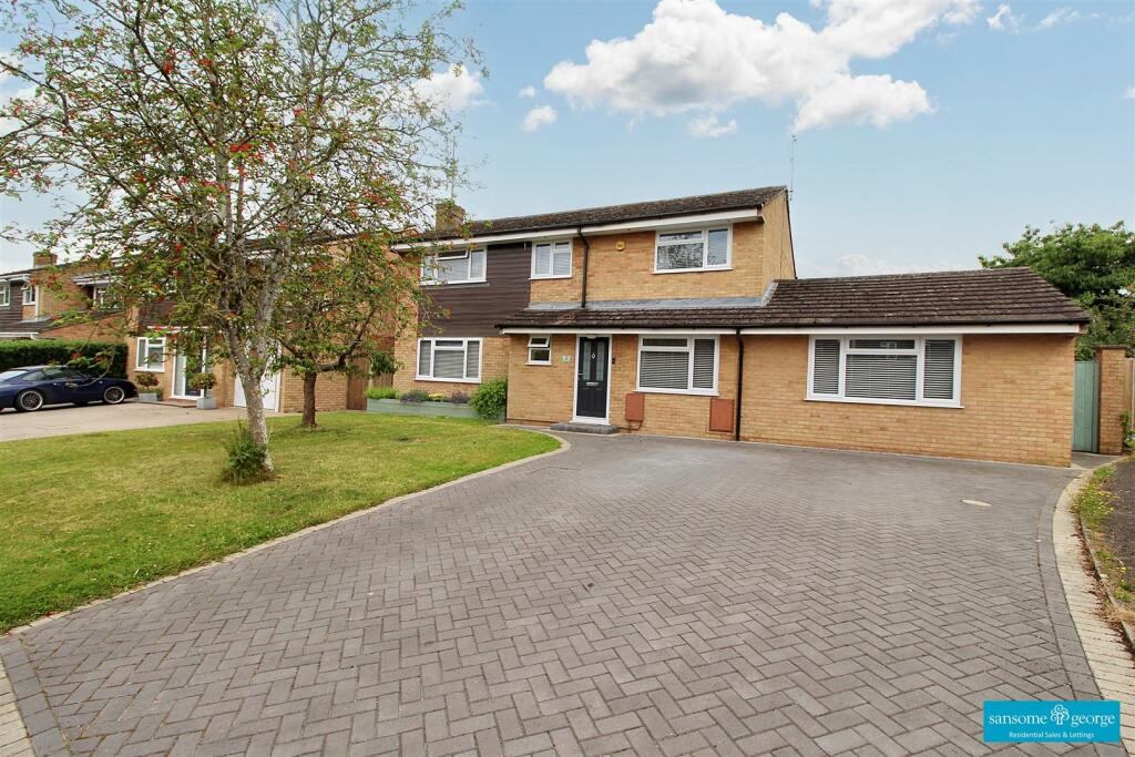 5 bedroom detached house for sale in Farm Drive, Tilehurst, Reading, RG31