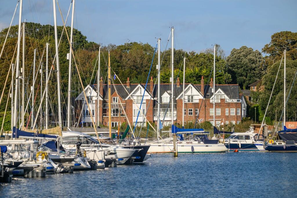 3 bedroom town house for sale in Undershore Road, Lymington, SO41
