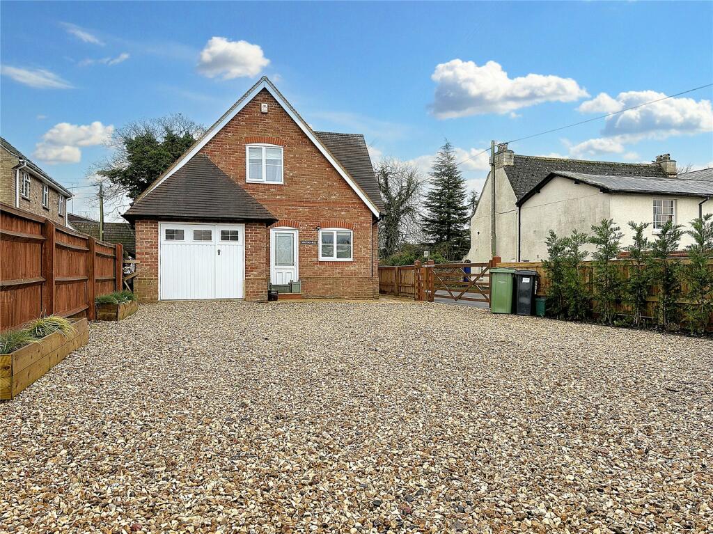 4 bedroom detached house for sale in Kings Lane, Longcot, Oxfordshire, SN7