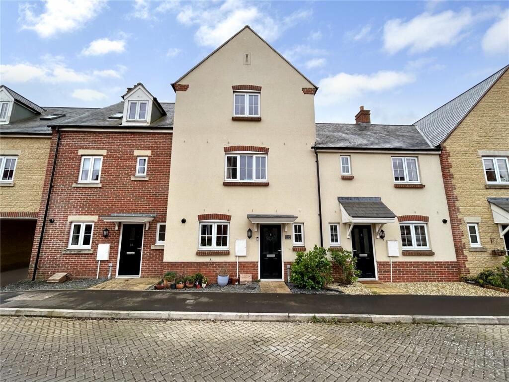 3 bedroom terraced house for sale in Wearn Road, Faringdon, Oxfordshire