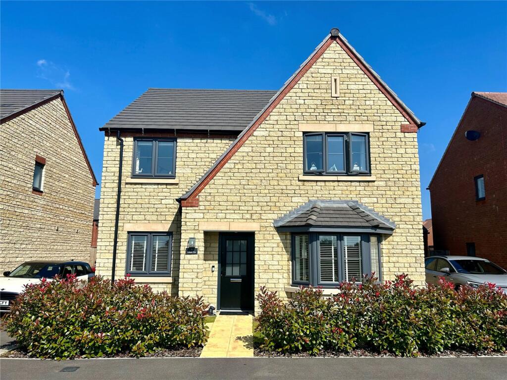 4 bedroom detached house for sale in Ashanti Way, Hayfield Wood