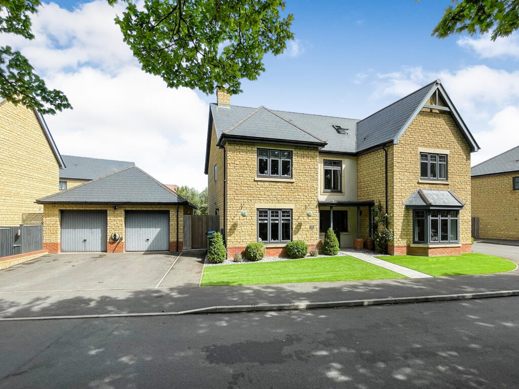 Main image of property: Peridot Close, Swindon, SN25