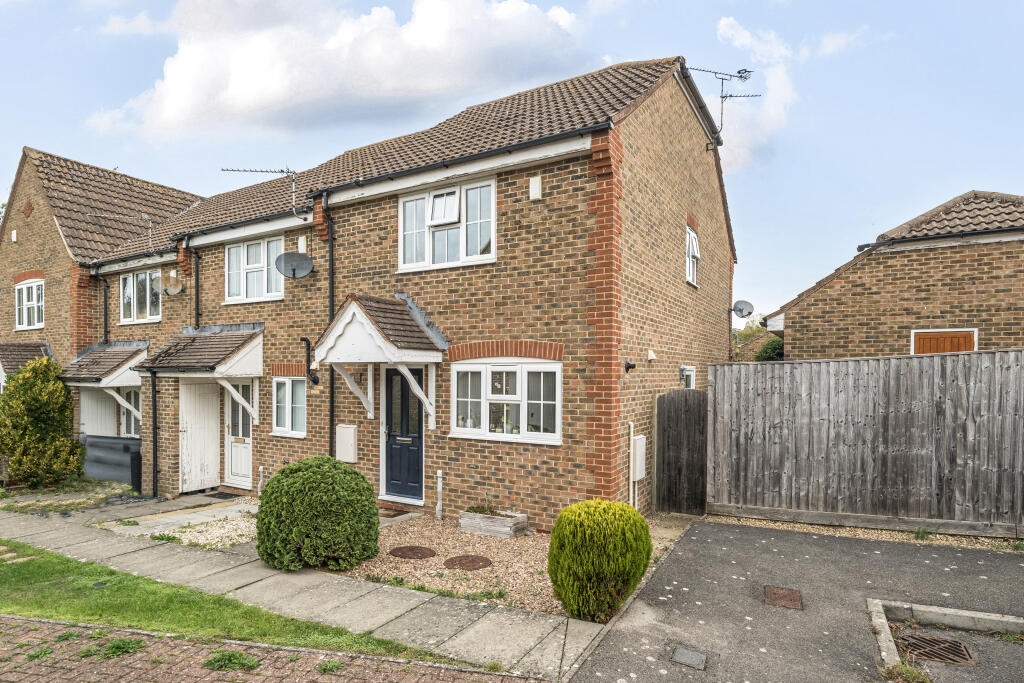 Main image of property: Spinage Close, Faringdon, SN7
