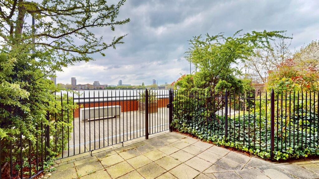 Main image of property: Newton Place, London, E14