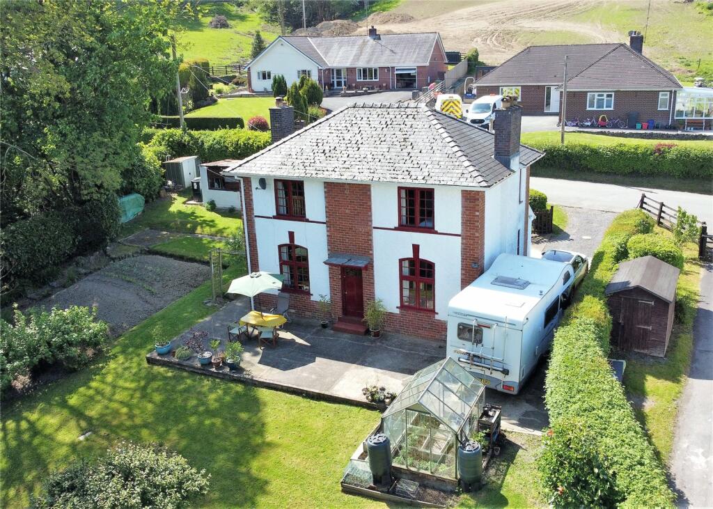 3 bedroom detached house for sale in Pont Robert, Meifod, Powys, SY22