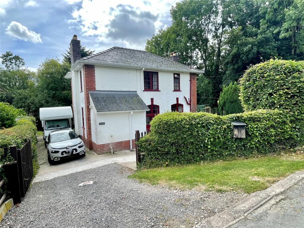 3 bedroom detached house for sale in Pont Robert, Meifod, Powys, SY22