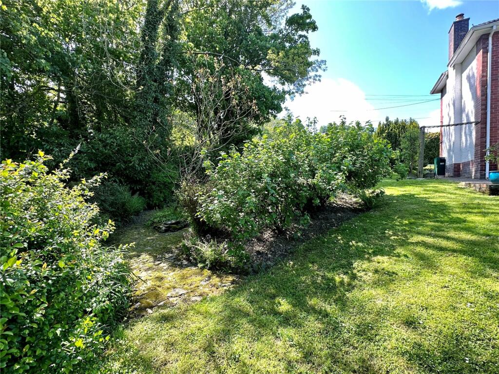 3 bedroom detached house for sale in Pont Robert, Meifod, Powys, SY22