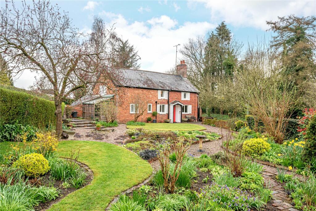 3 bedroom detached house for sale in Arddleen, Llanymynech, Powys, SY22