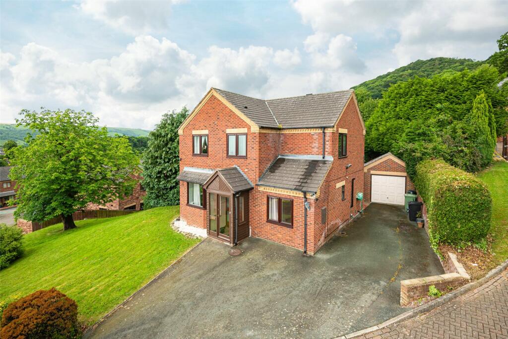 4 bedroom detached house for sale in Chestnut Drive, Middletown