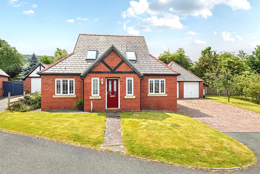 Main image of property: Parc Caradog, Trewern, Welshpool, Powys