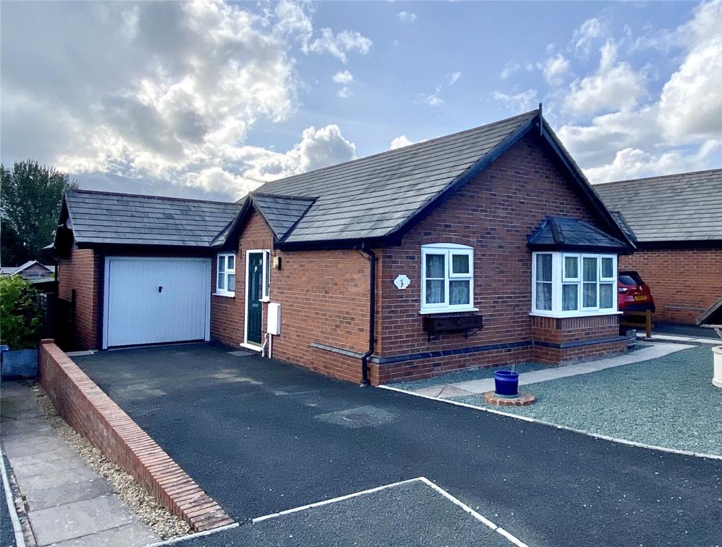 2 bedroom bungalow for sale in Maes Chwarae, Churchstoke, Montgomery