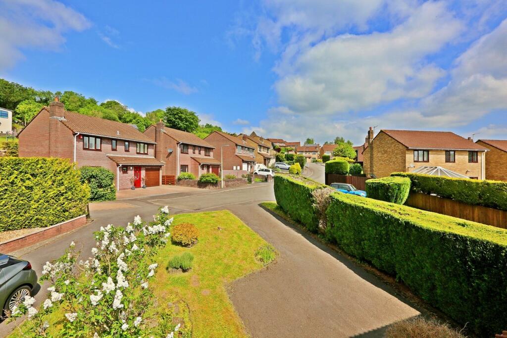 Additional property image - Heol Bryn Glas, Llantwit Fardre, Pontypridd, CF38