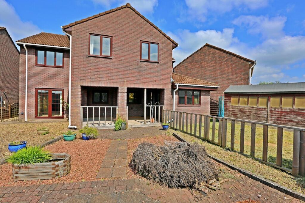 Additional property image - Heol Bryn Glas, Llantwit Fardre, Pontypridd, CF38