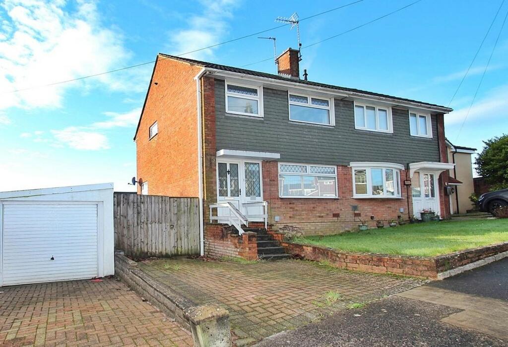 3 bedroom semidetached house for sale in Carlton Crescent, Beddau