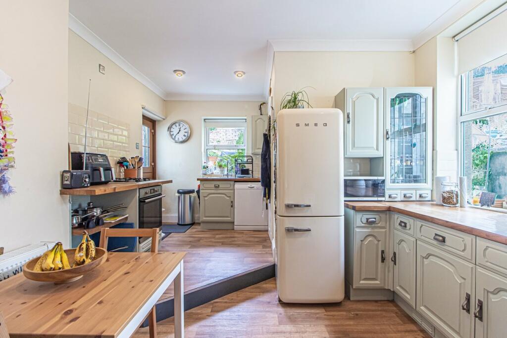 Additional property image - Lan Park Road, Pontypridd, CF37