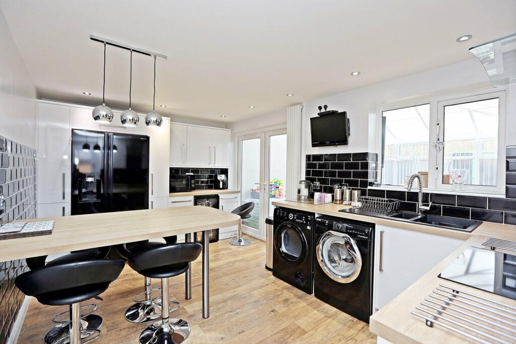 Additional property image - Cefn Close, Glyncoch, Pontypridd, CF37