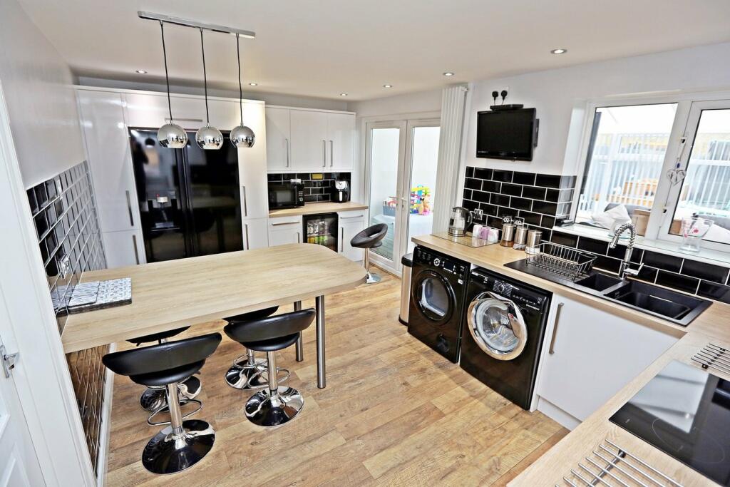 Additional property image - Cefn Close, Glyncoch, Pontypridd, CF37