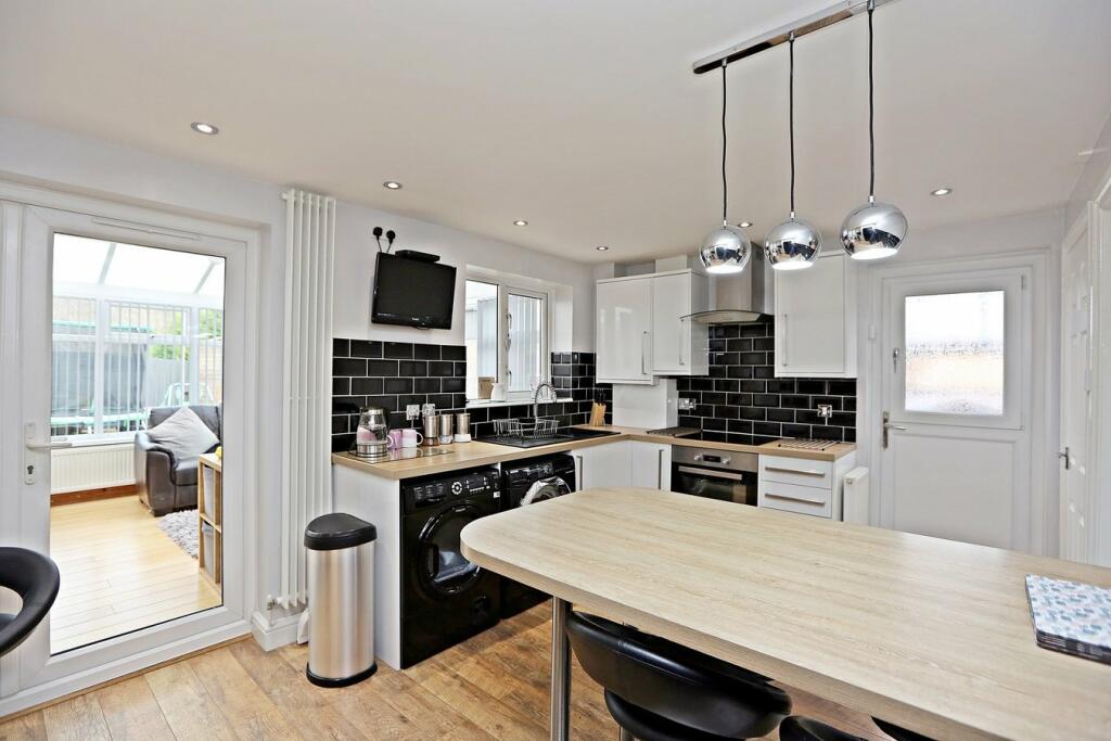 Additional property image - Cefn Close, Glyncoch, Pontypridd, CF37