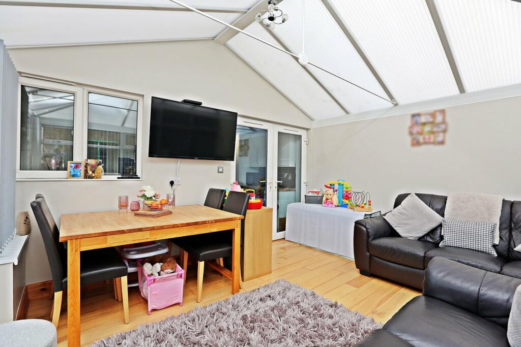 Additional property image - Cefn Close, Glyncoch, Pontypridd, CF37
