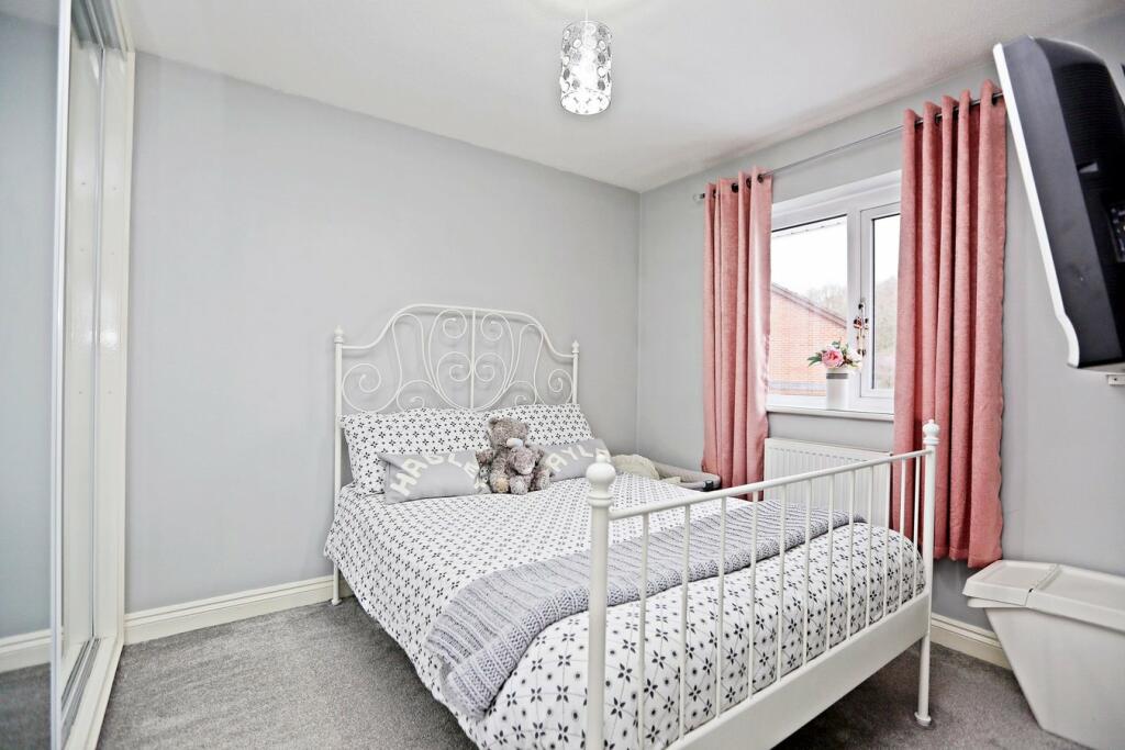 Additional property image - Cefn Close, Glyncoch, Pontypridd, CF37