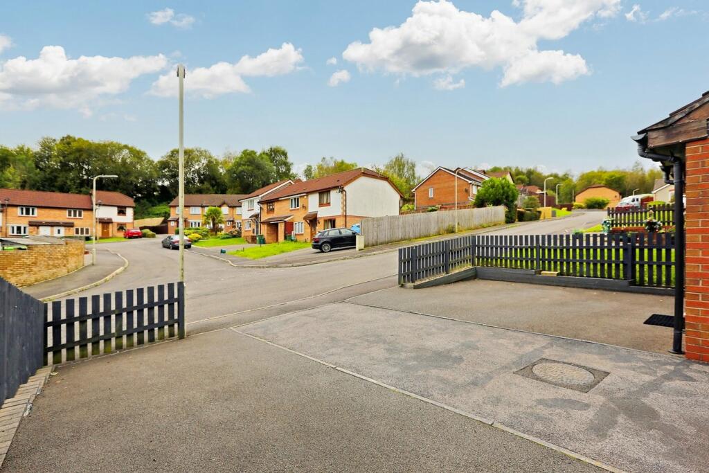 Additional property image - Cefn Close, Glyncoch, Pontypridd, CF37