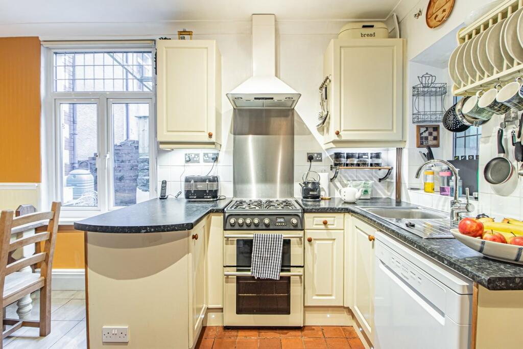 Additional property image - Lanelay Crescent, Pontypridd, CF37