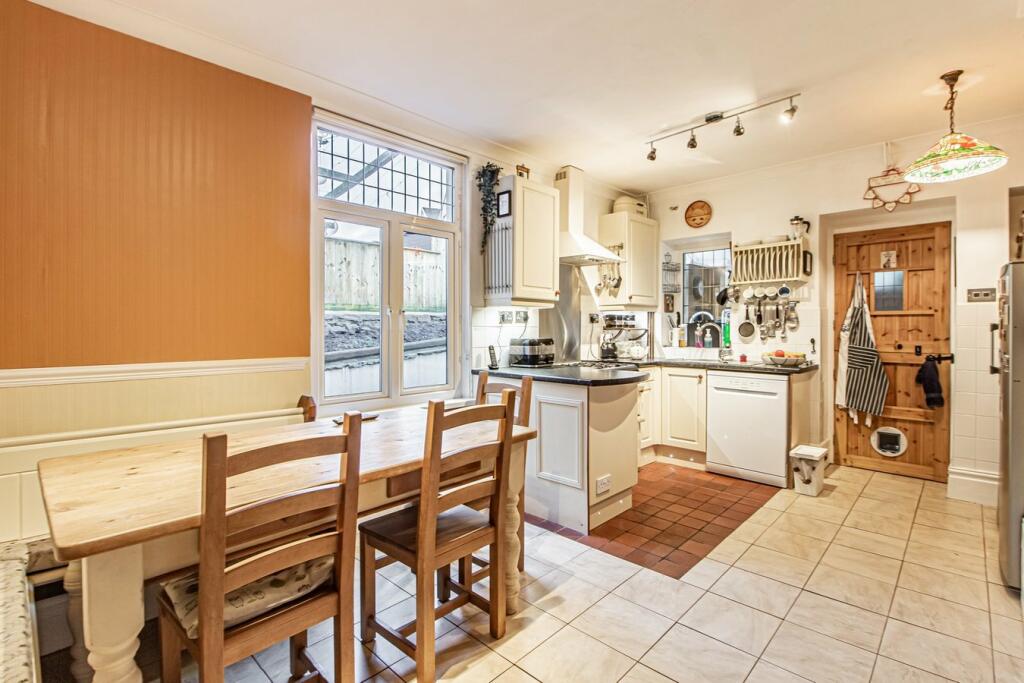 Additional property image - Lanelay Crescent, Pontypridd, CF37
