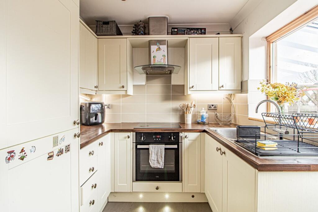 Additional property image - Dylan Avenue, Beddau, Pontypridd, CF38