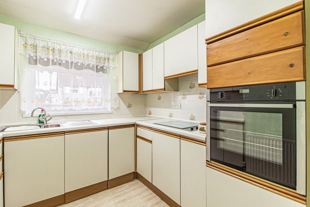 Additional property image - Meadow Crescent, Tonteg, Pontypridd, CF38