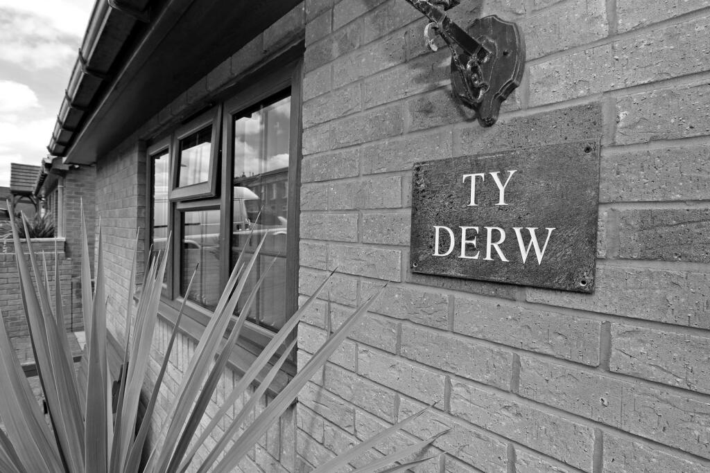 Additional property image - Danylan Road, Pontypridd, CF37