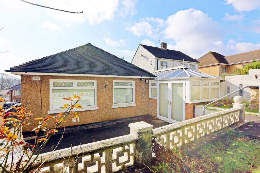 3 bedroom detached bungalow for sale in Church Road, Tonteg, Pontypridd