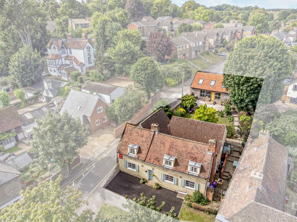 5 bedroom detached house for sale in Sun Hill, Royston, Hertfordshire, SG8