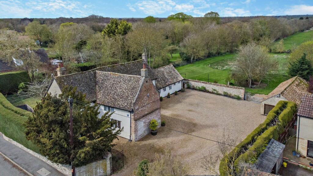 4 bedroom detached house for sale in Lower End, Swaffham Prior