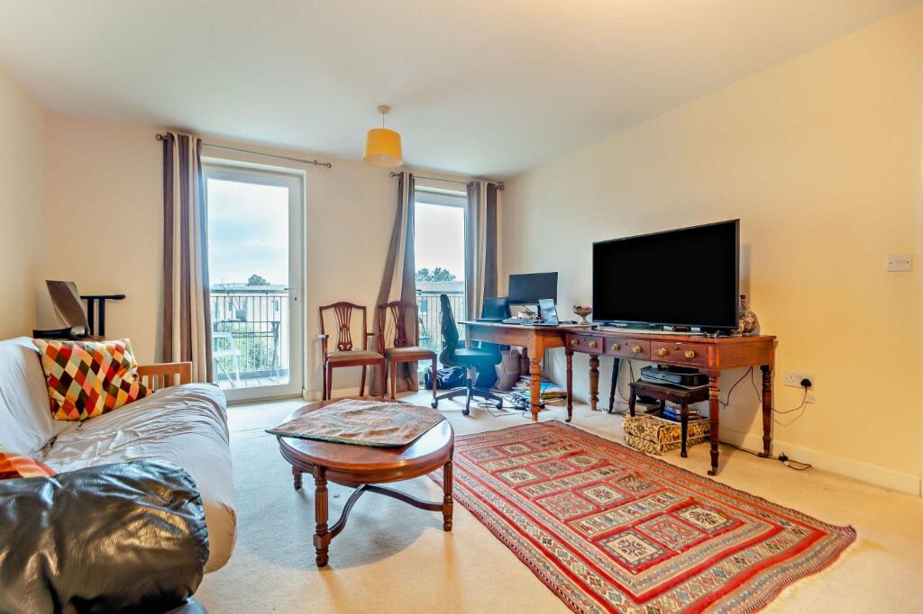 Additional property image - Warren Close, Cambridge, Cambridgeshire