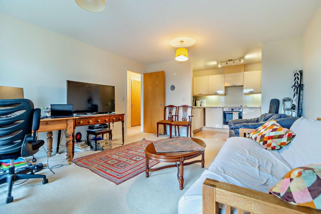 Additional property image - Warren Close, Cambridge, Cambridgeshire