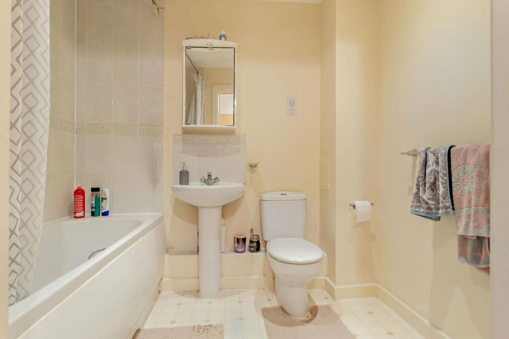 Additional property image - Warren Close, Cambridge, Cambridgeshire
