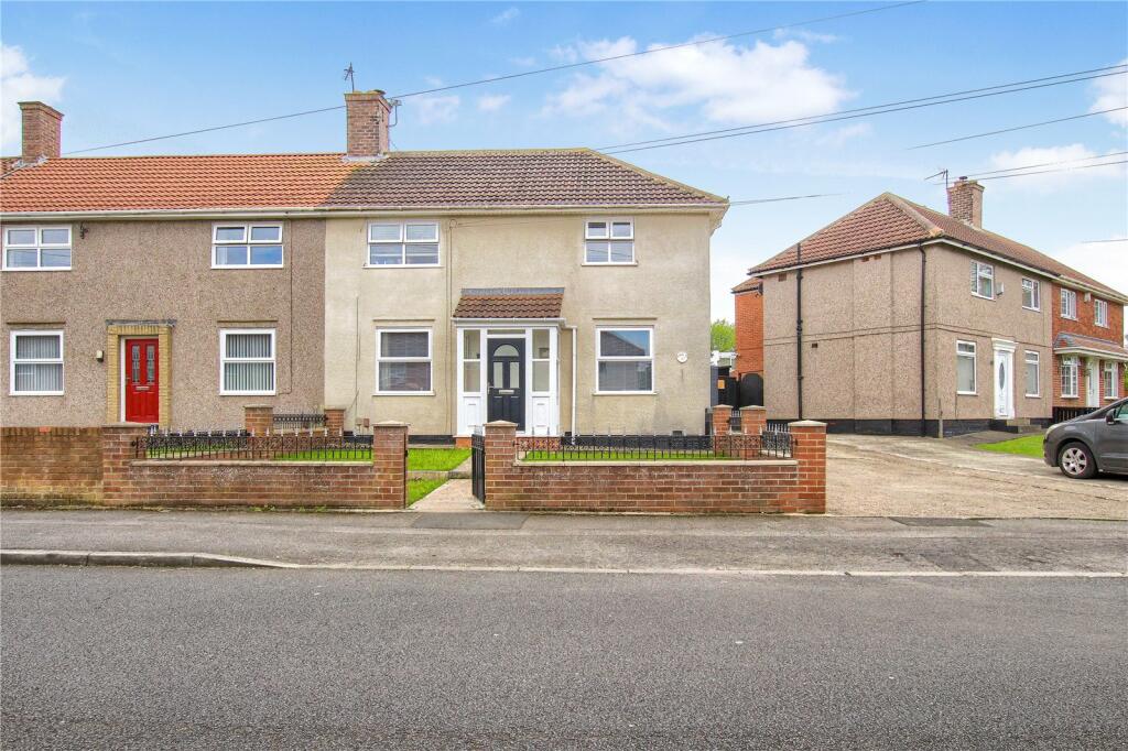 3 bedroom end of terrace house for sale in Weardale Crescent