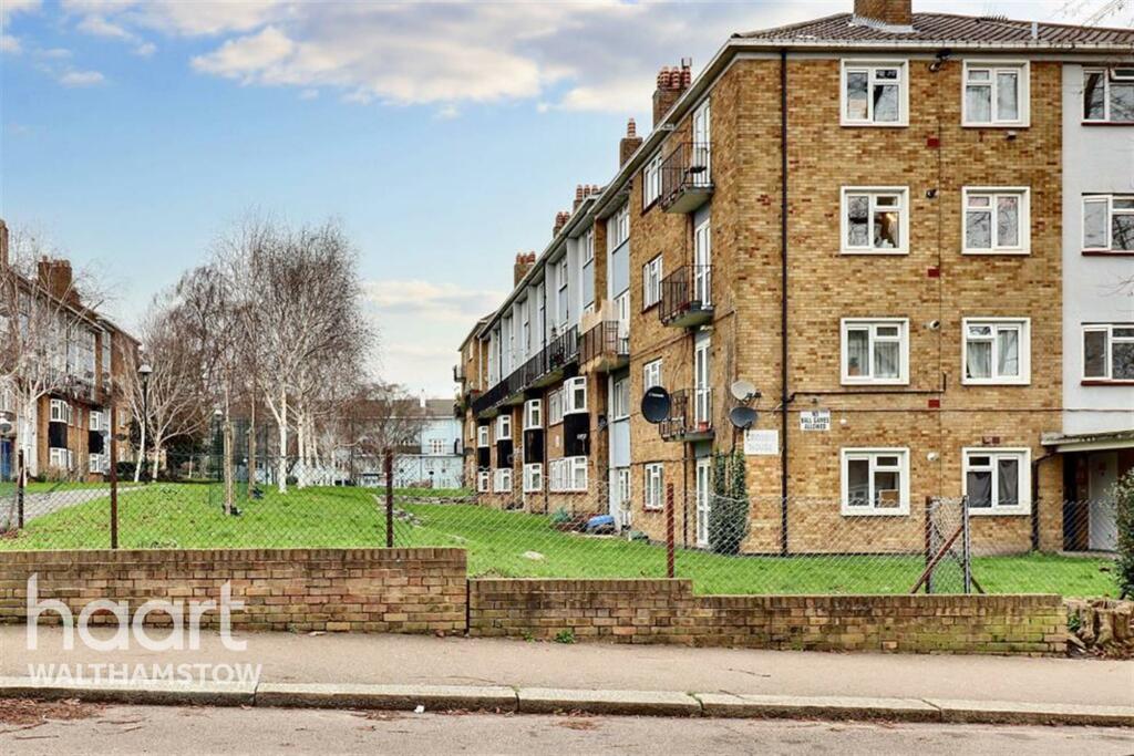 1 bedroom flat share for rent in Crosbie House, Walthamstow, E17