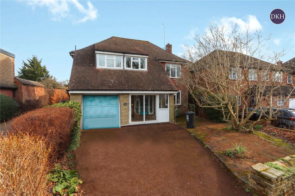4 bedroom detached house for sale in Cassiobury Drive, Watford