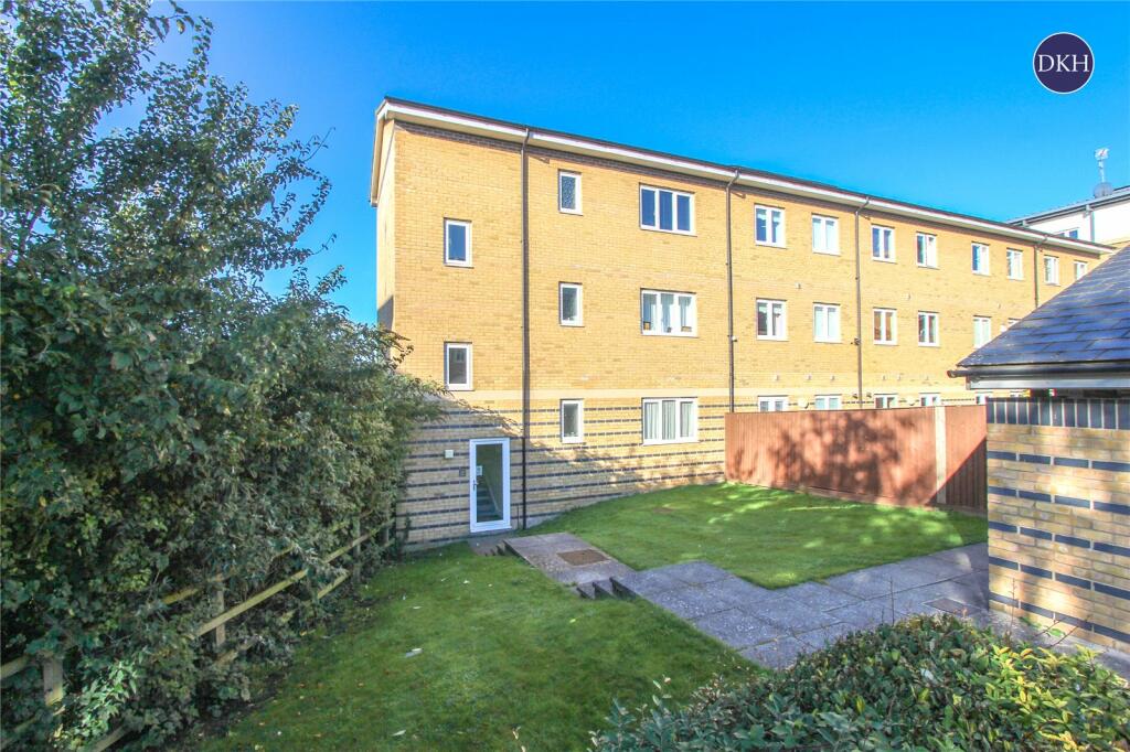 1 bedroom apartment for sale in Silver Place, Watford, WD18