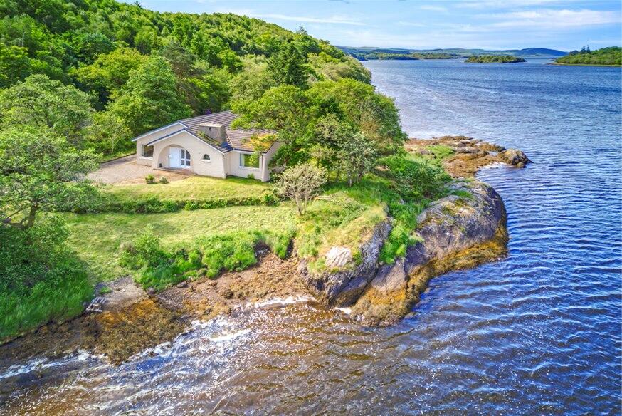 3 bedroom detached bungalow for sale in West Loch Pier, By Tarbert, PA29