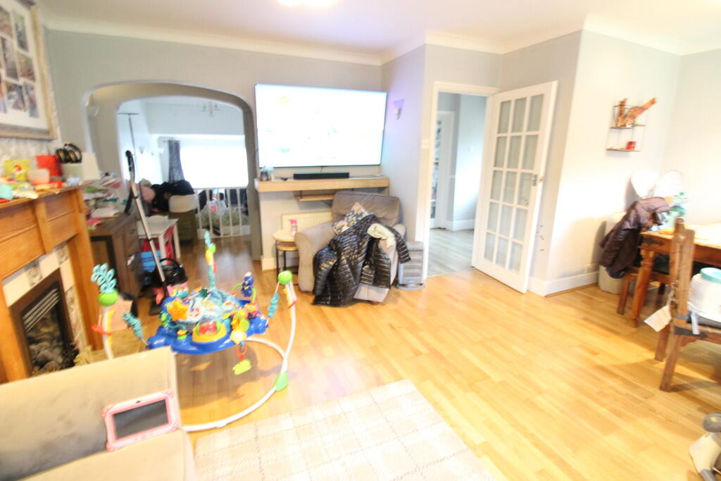 Additional property image - Beehive Chase, Brentwood