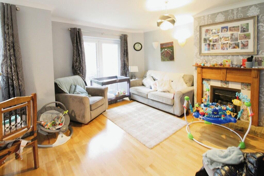 Additional property image - Beehive Chase, Brentwood
