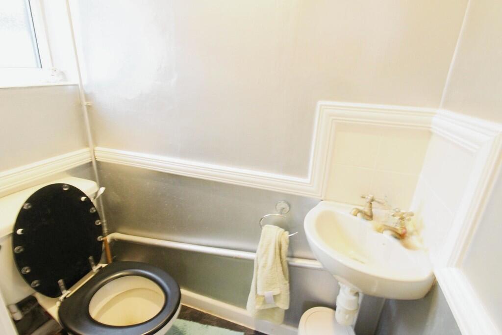Additional property image - Beehive Chase, Brentwood