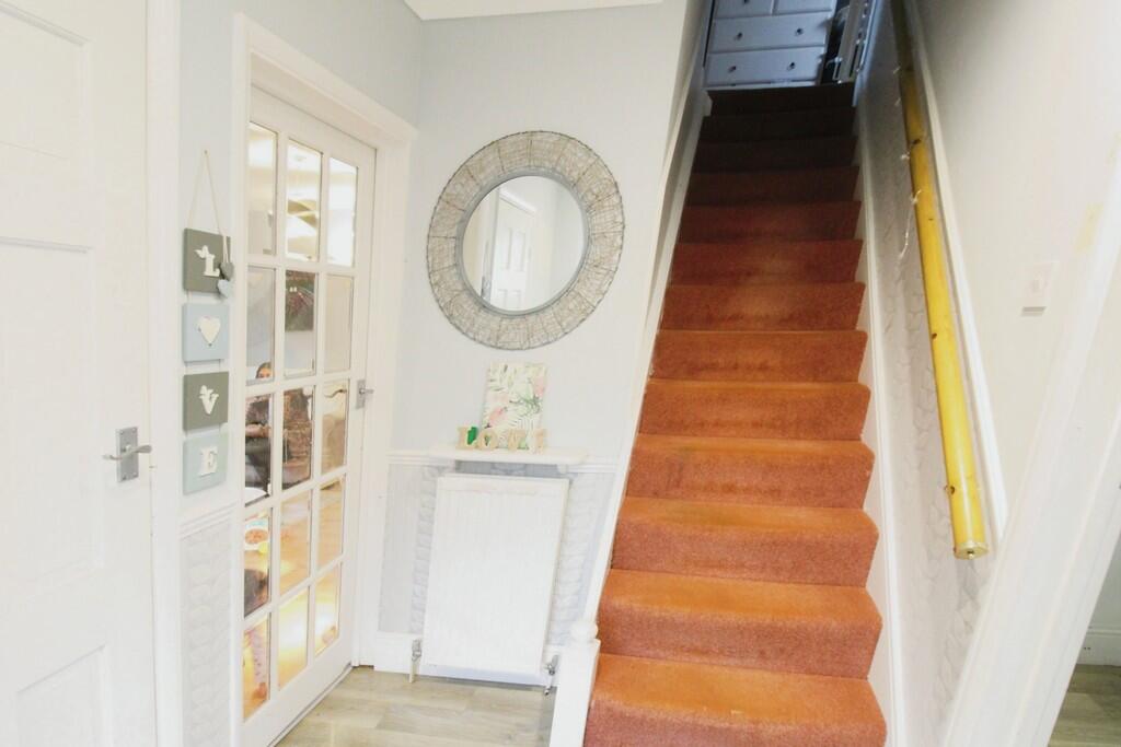 Additional property image - Beehive Chase, Brentwood