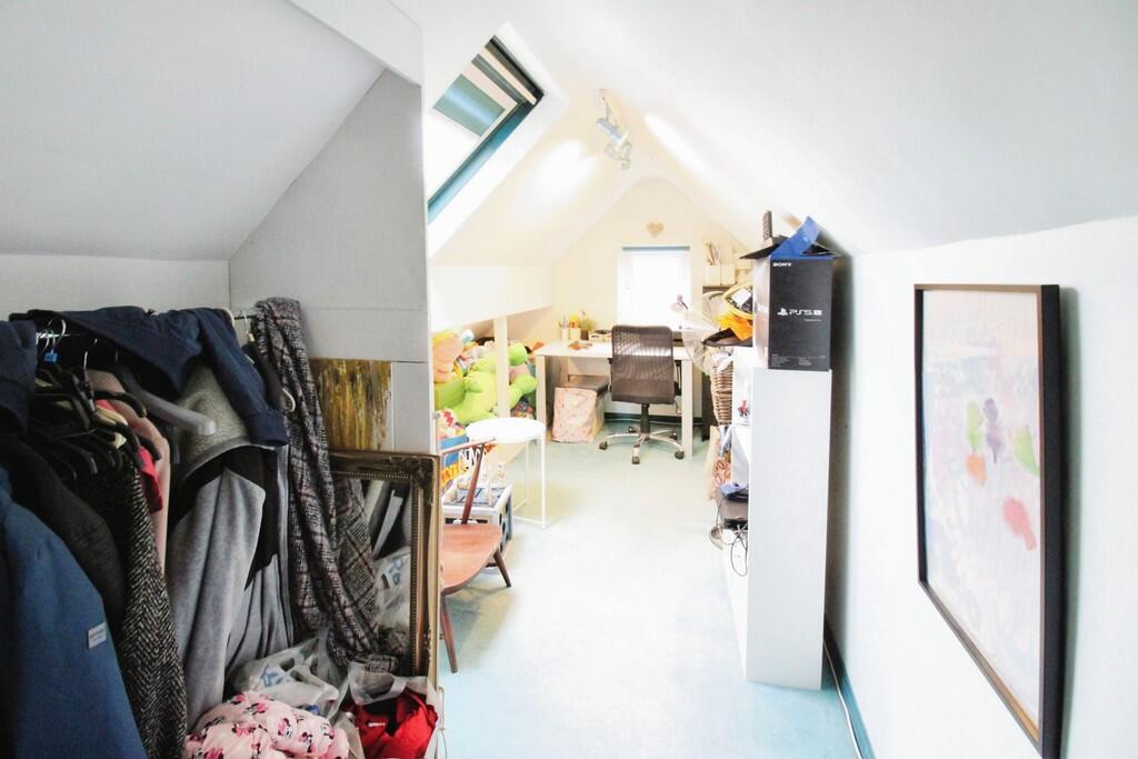 Additional property image - Beehive Chase, Brentwood