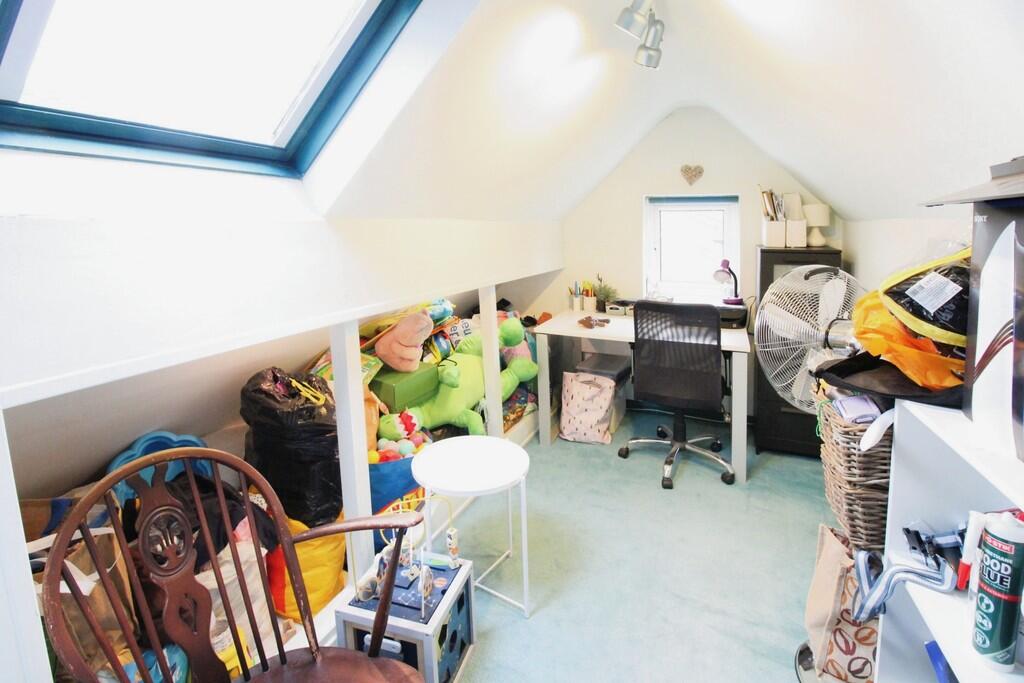 Additional property image - Beehive Chase, Brentwood