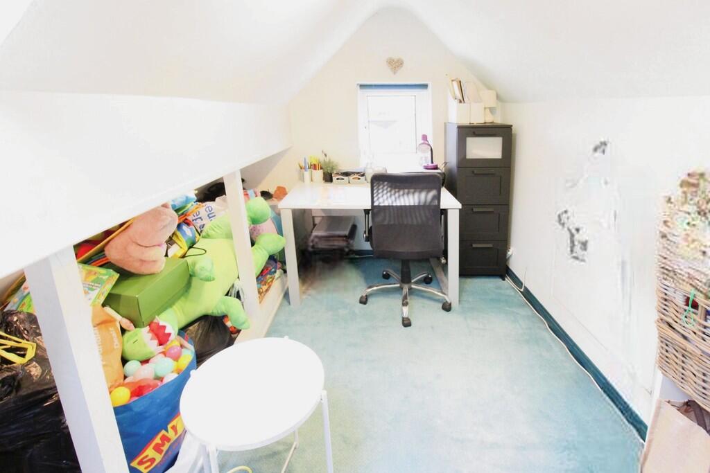 Additional property image - Beehive Chase, Brentwood